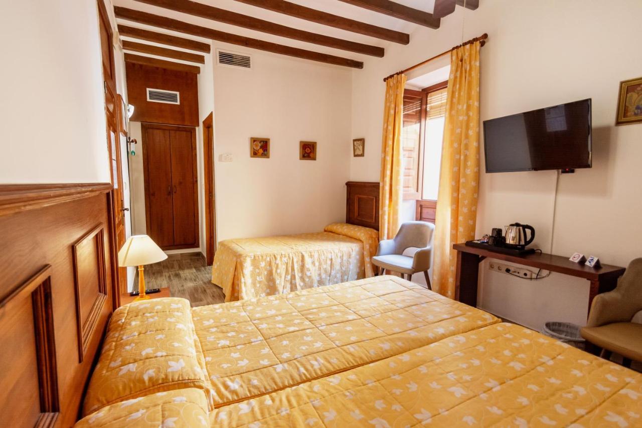 Hostal Loreto Denia Εξωτερικό φωτογραφία