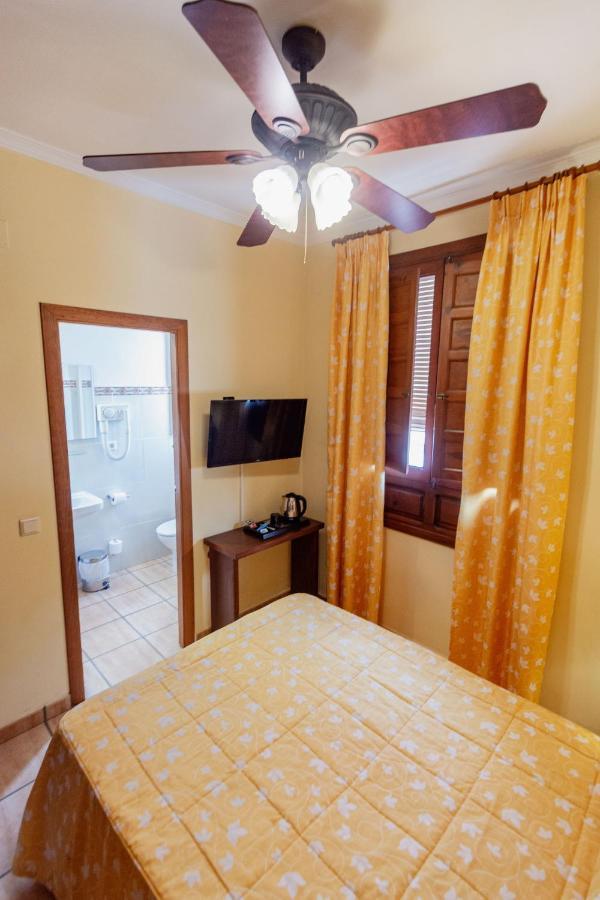 Hostal Loreto Denia Εξωτερικό φωτογραφία
