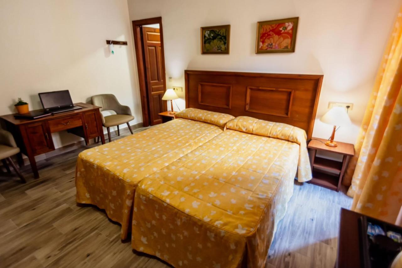 Hostal Loreto Denia Εξωτερικό φωτογραφία