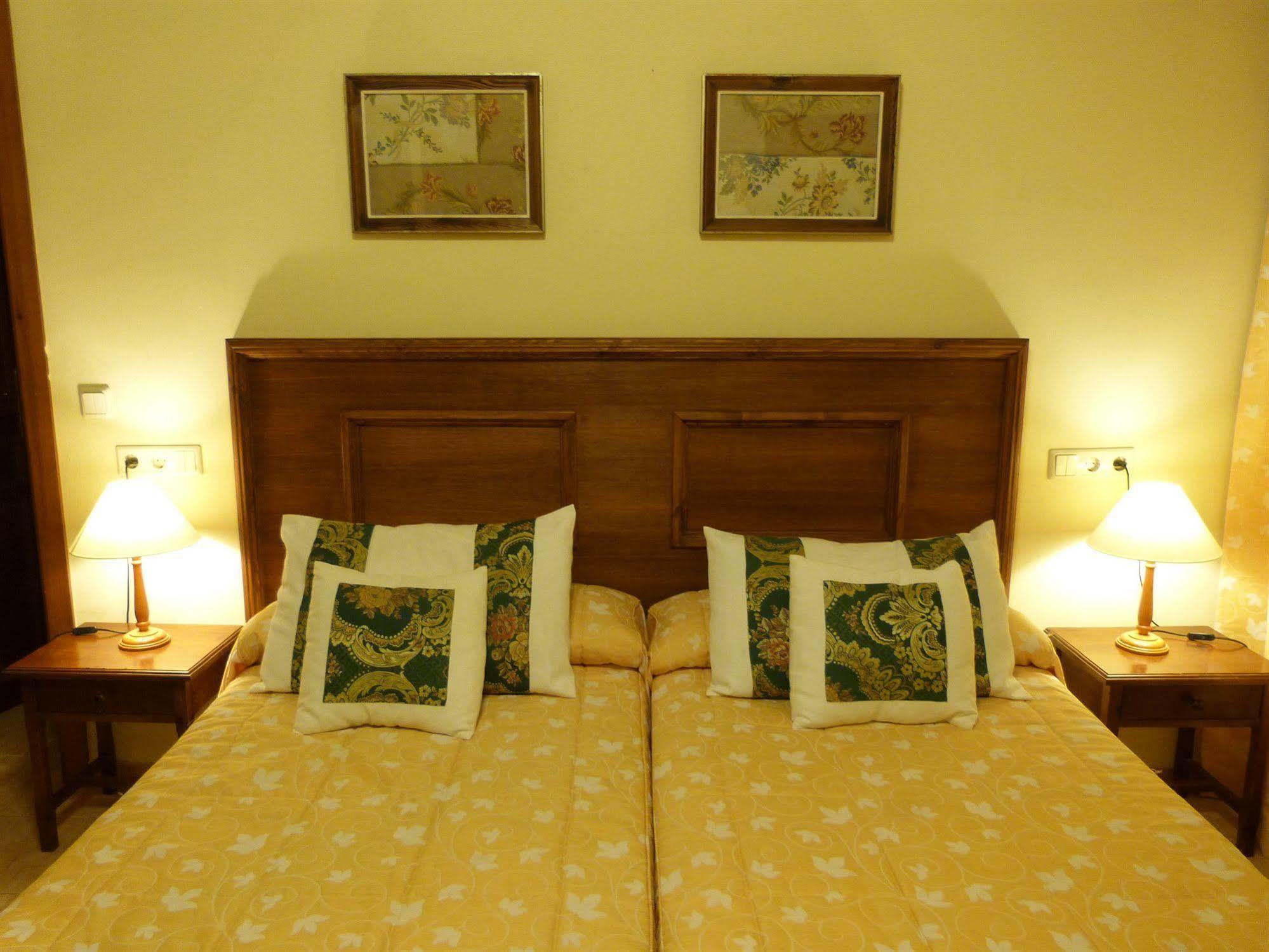 Hostal Loreto Denia Εξωτερικό φωτογραφία