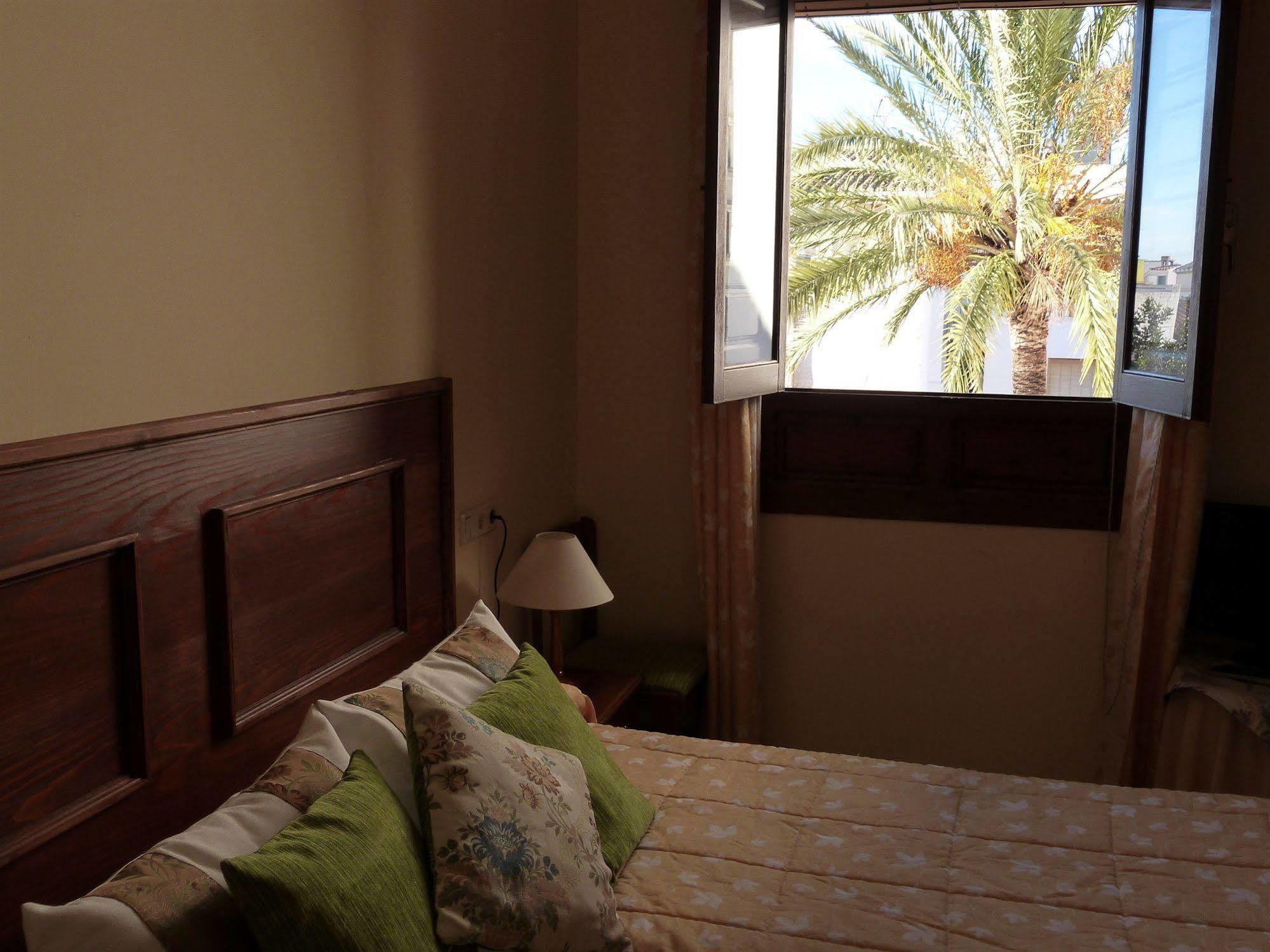 Hostal Loreto Denia Εξωτερικό φωτογραφία
